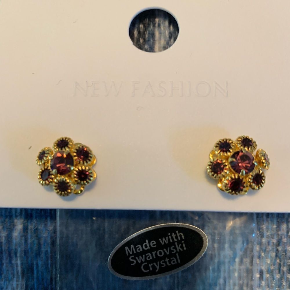 Swarovski Crystal amethyst gold studs